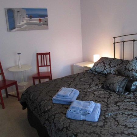 Ahoy Inn Guesthouse พุทอินเบย์ ภายนอก รูปภาพ