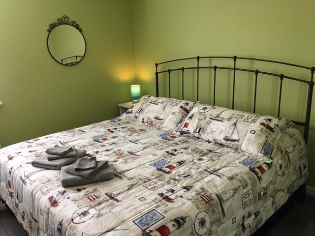 Ahoy Inn Guesthouse พุทอินเบย์ ภายนอก รูปภาพ